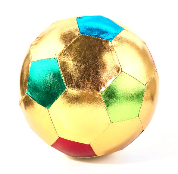 Gegarandeer uren (voetbal) speelplezier met de voetbal gold van het Franse merk Ratatam. Lichtgewicht, 22 cm en opvallende gouden kleur. Een echte blikvanger. VanZus