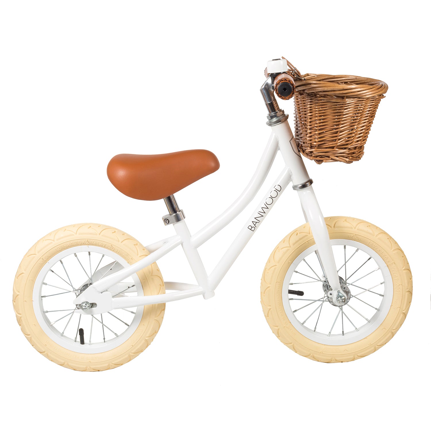 Ontdek deze toffe Banwood loopfiets vintage white! Deze toffe loopfiets voor jongens en meisjes heeft een mooie, matte witte kleur. Deze fiets ie gemaakt om lang mee te gaan en je kind zal er dan ook heel veel plezier mee beleven! VanZus