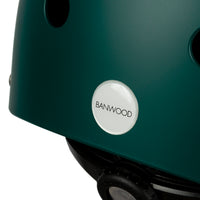 Deze Banwood helm classic matte green is een kinderhelm die het hoofd van je kindje goed beschermt, maar waarmee je kindje ook nog eens stijlvol is. VanZus