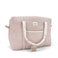 Op zoek naar een stijlvolle luiertas? De mombag camila in waffle rose van Babyshower is perfect voor onderweg. Handige afsluitbare tas met vakjes, lange hengsels en verstelbare cross-body riem. Met luxe wafelstof. VanZus