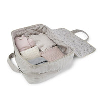 De juliet reistas in rock & love van Babyshower is perfect voor onderweg. Stijlvol, functioneel en ruim genoeg voor alle babybenodigdheden. Met handige vakken en comfortabele schouderriem. VanZus