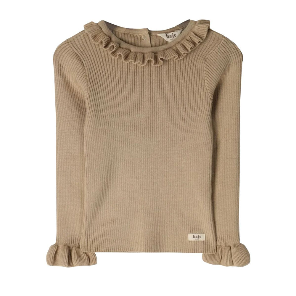 De Baje Studio bow trui peanut is een mooie basic met leuke details die laten zien dat basic niet altijd saai hoeft te zijn. De trui heeft een mooie zacht beige kleur. VanZus.