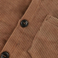 Op zoek naar een stoere jas voor je zoontje? Baje Studio chaldon jas taupe is de perfecte keuze! Dit toffe jack heeft mooie details en een prachtige warme bruine kleur. VanZus.