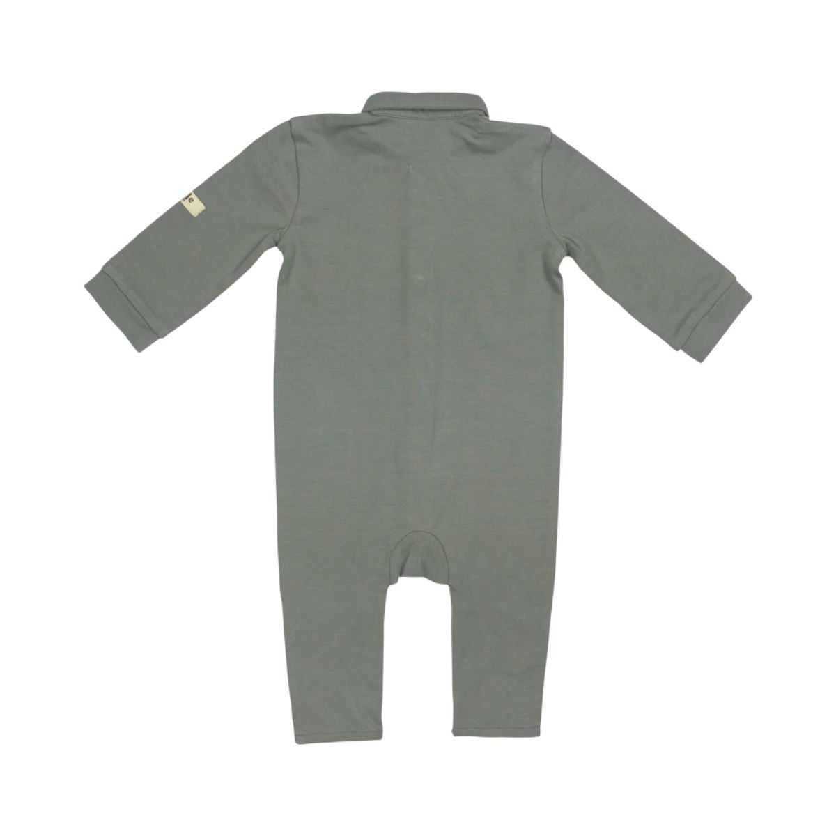 De Baje Studio dock newborn onesie greyish blue is een prachtig boxpakje, perfect voor kleine baby’s. Deze heerlijk comfortabele onesie heeft een mooie grijs/blauwe kleur en zal je kindje prachtig staan. VanZus.