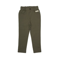 De Baje Studio grays broek in de kleur greyish green is een heerlijke broek die een perfecte aanvulling is op de herfst/winter garderobe van je zoontje. Deze broek zit heerlijk comfortabel. VanZus.