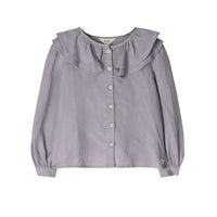 De Baje Studio maida blouse in de kleur lilac is een prachtige blouse met een klassiek en stijlvol uiterlijk. De blouse heeft een prachtige grote kraag die direct de aandacht trekt. VanZus.