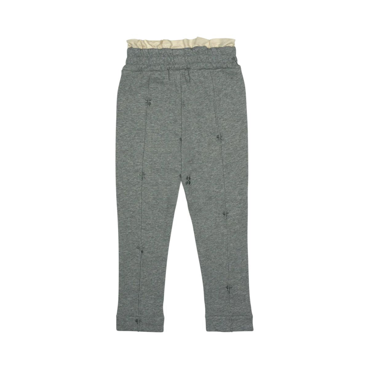 De Baje Studio montrose broek in de kleur grey dark melange is een onmisbaar item voor in de kledingkast van je kindje. Deze broek zit super comfortabel maar ziet er ook nog eens heel erg leuk uit. VanZus.