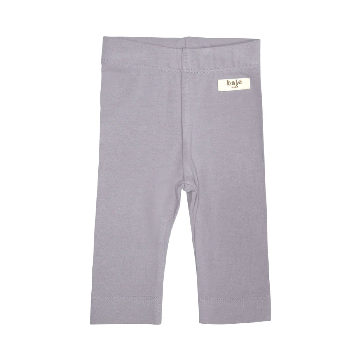 De Baje Studio sealy newborn broek in de kleur lilac is het perfecte broekje voor jouw kleine baby. Deze legging is heerlijk zacht, comfortabel voor kleine beentjes en perfect passend bij elke outfit. VanZus.