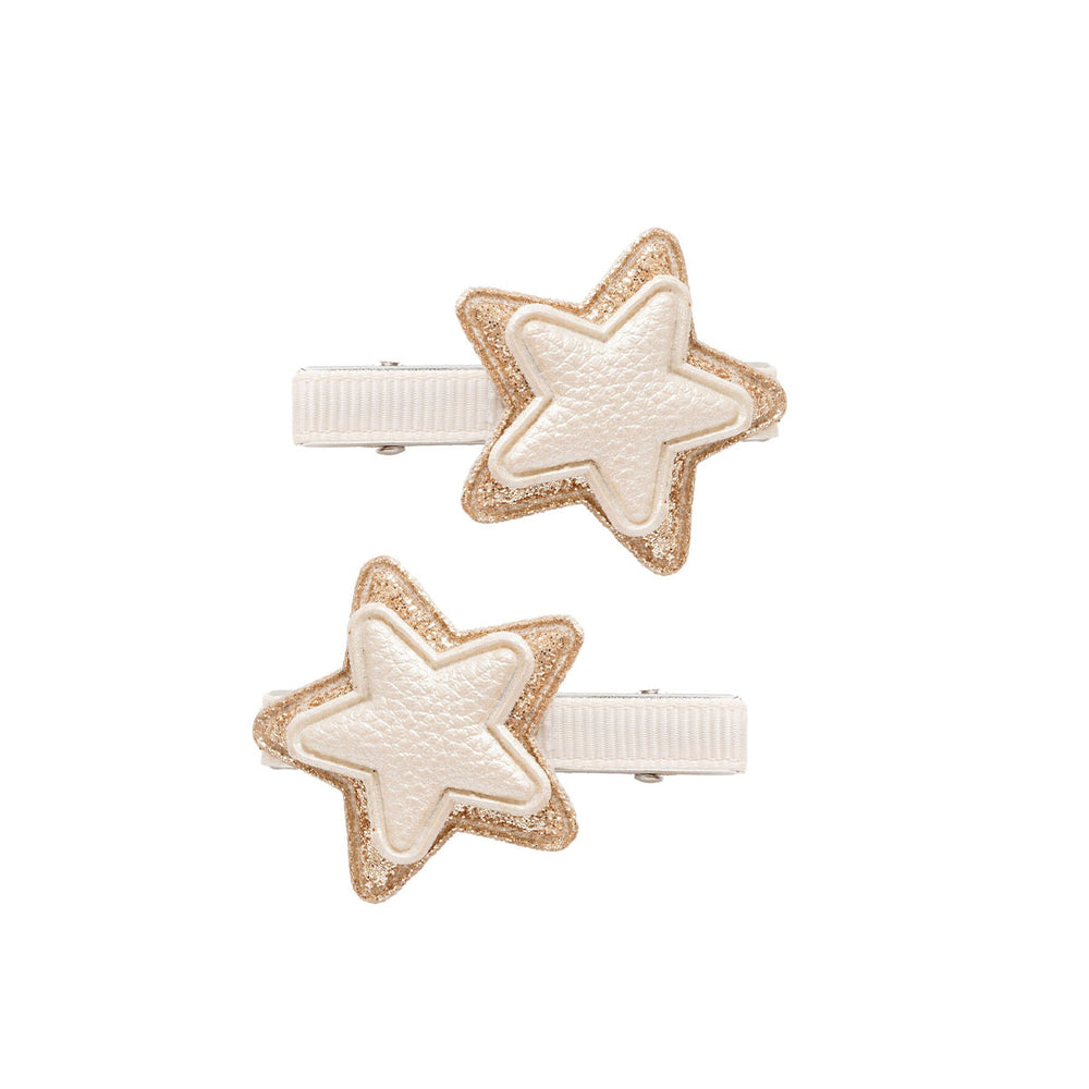 Hoe schattig zijn deze amira double star solo speldjes in de kleurgoldrush van het te schattige merk Billy loves Audrey? Deze speldjes komen in een set van 2 en hebben een superschattig sterrendesign. Hiermee fleur je het haar van je kleintje in een handomdraai op! VanZus