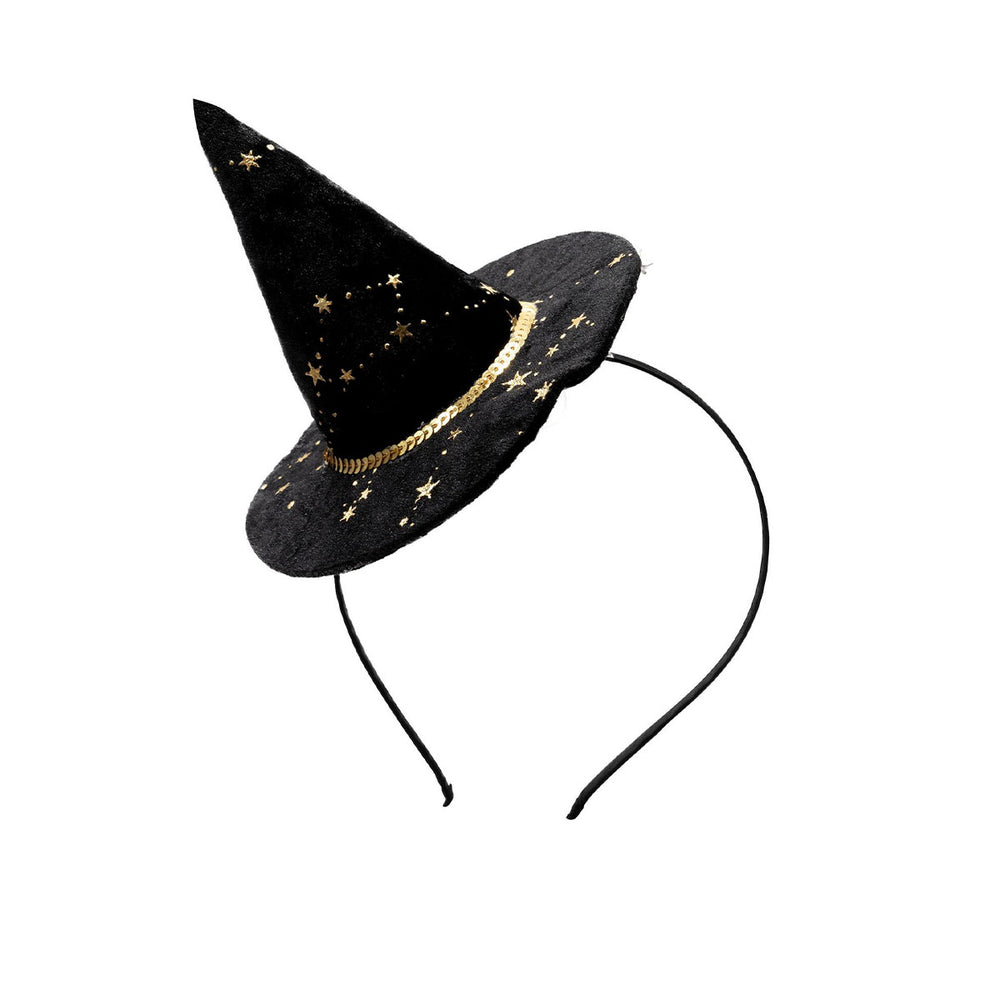 Gaat jouw kindje graag verkleed als heks? Dan is deze glinde the witch heksenhoed haarband in de kleur astro hoed van het merk Billy Loves Audrey onmisbaar! Deze leuke haarband tovert je kindje om in een schattig heksje. VanZus