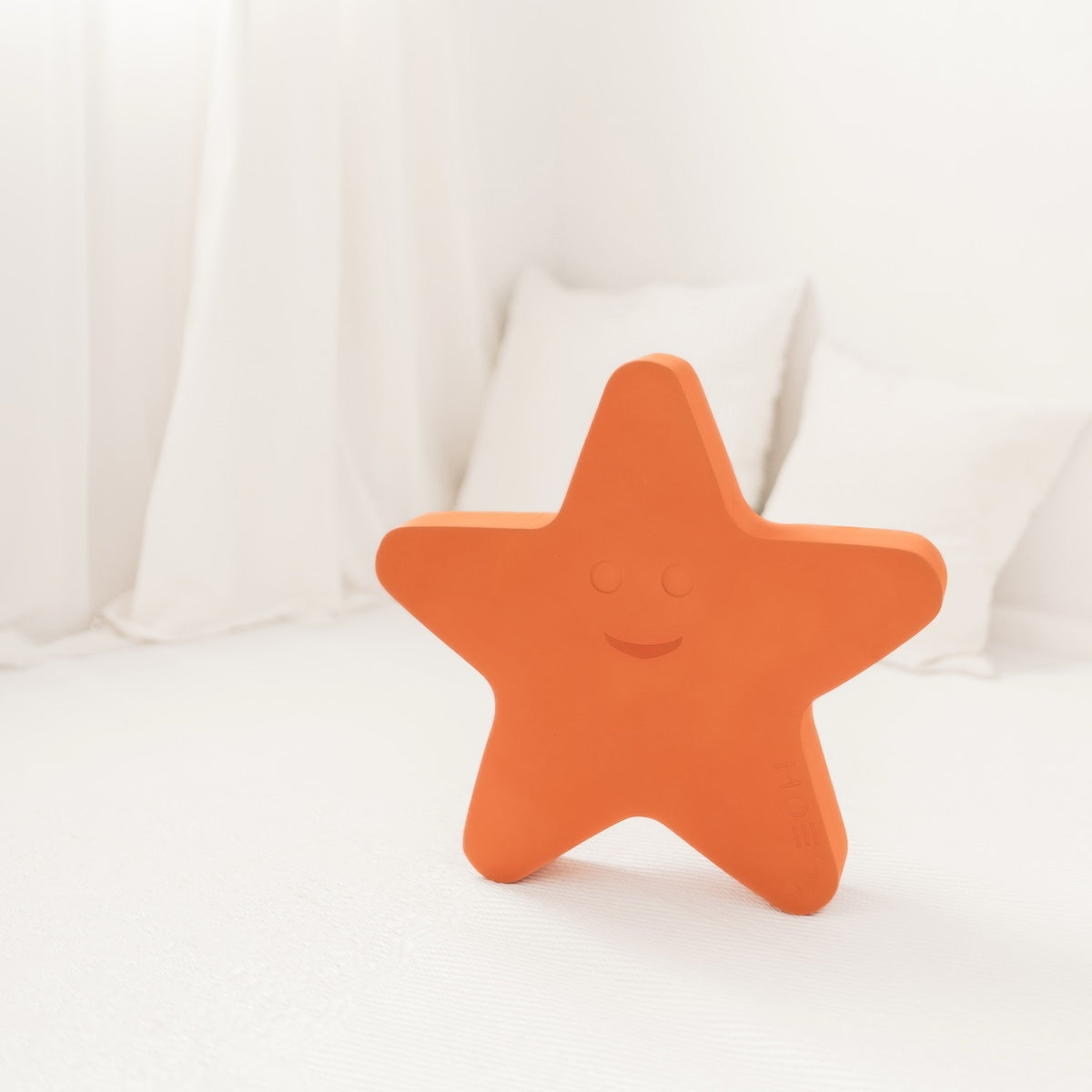 Wil jouw kindje de ster van de zee worden? Dat kan met deze schattige en zeer functionele starfish van Moes Play! Met deze lieve zeester leert je kindje in een mum van tijd balanceren, stuiteren, draaien en surfen. Zijn ze klaar voor dit avontuur? VanZus