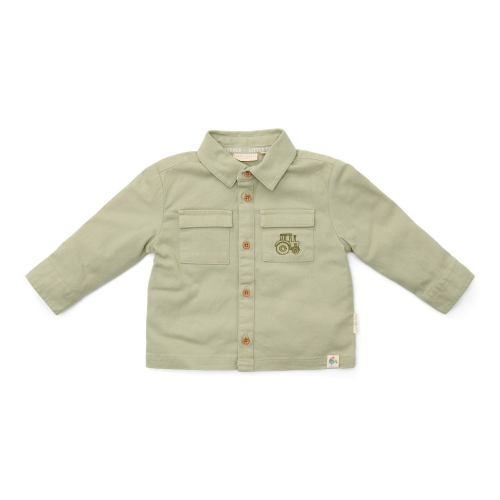 Wat een stoer overshirt in de kleur green van Little Dutch! Voor de kleine binken en avonturiers! Het overhemd heeft een klassieke kraag en een hout-look knoopsluiting. Twee borstzakjes, waarvan één versierd met een klein borduursel van een tractor maken de stoere look compleet. VanZus 