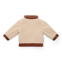 Reversible: ribstof en teddy in één! Blijf warm en stijlvol met deze comfortabele en stoere jas in brown/sand van Little Dutch. Aan de ene kant heeft deze schattige jas een mooie en zachte corduroy (ribstof) en de andere zijde is gemaakt van een zachte, pluche teddystof. VanZus