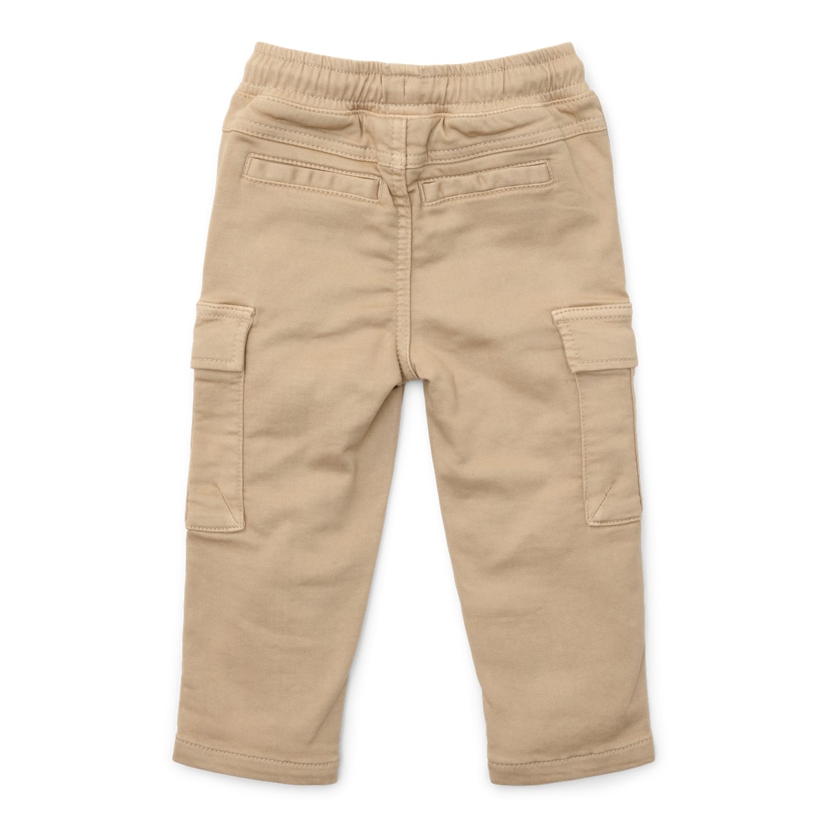 Deze stoere broek in sand (zand) van Little Dutch is niet alleen heel comfortabel, maar ziet er ook heel stoer uit. De zandkleurige cargo joggingbroek is gemaakt van elastisch biologisch katoen. De jogger is voorzien van handige steekzakken en stoere cargozakken aan de zijkant. VanZus