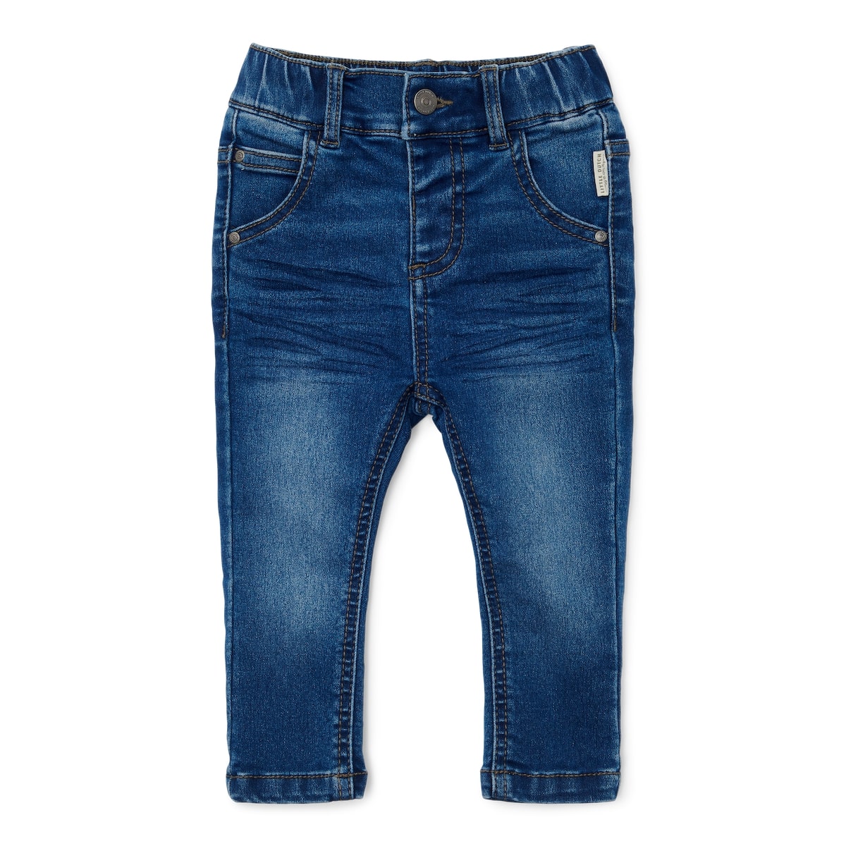 Denim is altijd een goede keuze! Deze broek van Little Dutch, gemaakt van rekbare denim, is de perfecte broek voor avonturen groot en klein.  Met een elastische tailleband zorgt deze jeans joggingbroek voor een comfortabele pasvorm.  Een supertoffe spijkerbroek voor je kind. VanZus