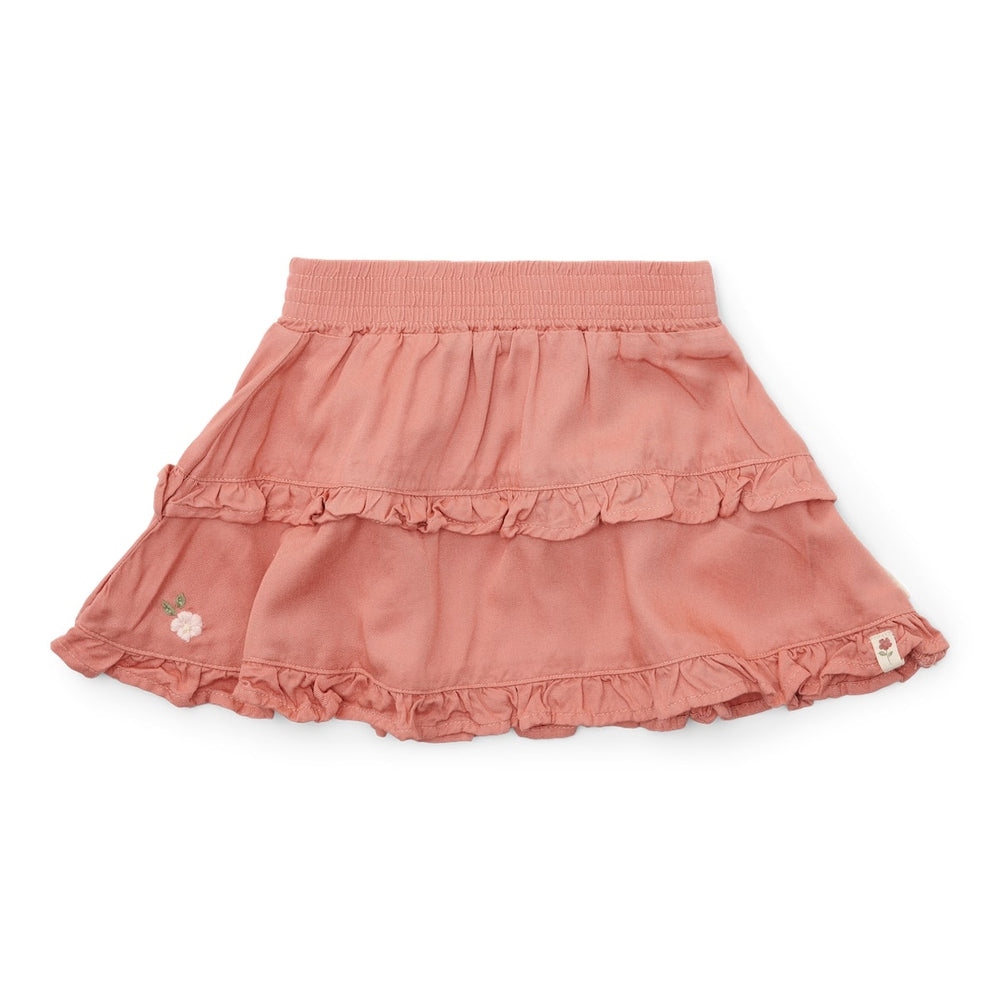 De Little Dutch rok in de kleur warm rose maakt elke outfit af. De rok is gemaakt van zacht katoen en geeft genoeg bewegingsvrijheid om lekker in te spelen. De warme roze kleur geeft de rok een speelse uitstraling. VanZus