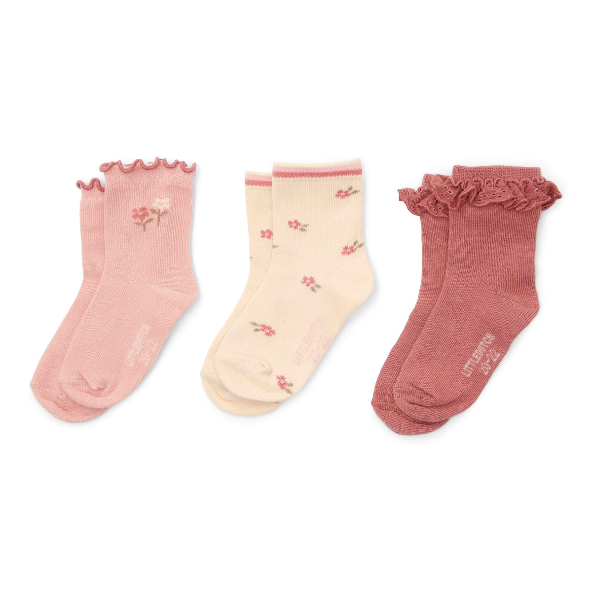 Maak je outfit compleet met deze vrolijke roze sokken van Little Dutch (3-pack)! Deze schattige sokken nemen je mee op elk avontuur. Wat is jouw favoriete paar? Er zijn drie verschillende stijlen om uit te kiezen. Schattige, romantische sokken voor je mini! VanZus