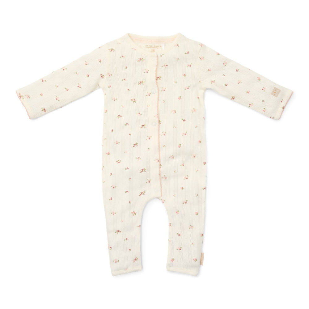 Jouw kleintje slaapt heerlijk in de Little Dutch pyjama met fairy blossom print. De pyjama is gemaakt van zacht biologisch katoen wat zorgt voor comfort, waardoor je kleintje heerlijk kan slapen en vrij kan bewegen. VanZus