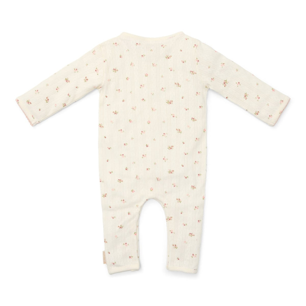 Jouw kleintje slaapt heerlijk in de Little Dutch pyjama met fairy blossom print. De pyjama is gemaakt van zacht biologisch katoen wat zorgt voor comfort, waardoor je kleintje heerlijk kan slapen en vrij kan bewegen. VanZus