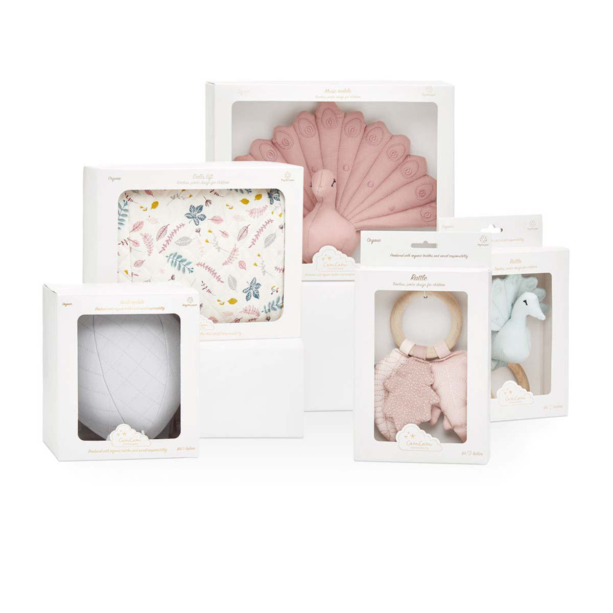 Super schattig: poppen reiswieg pressed leaves rose van Cam Cam Copenhagen. Ideaal voor poppen/knuffels, met ritsopening in diverse prints. Materiaal: 100% organisch katoen, 36x18x9 cm, vanaf 3 jaar. VanZus