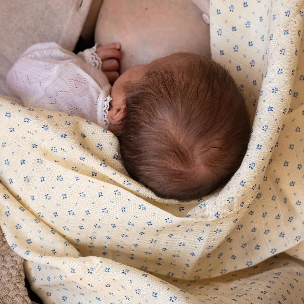 De hydrofiele doeken 2-pack capri van Cam Cam Copenhagen zijn onmisbaar voor elke ouder. Gemaakt van 100% biologisch katoen: zacht, ademend en perfect voor de gevoelige babyhuid. Een must-have! VanZus