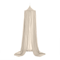 De blikvanger van elke kinderkamer: klamboe Oyster Grey van Vanilla Copenhagen. Een knusse, geborgen, licht afschermende en gezellige slaapplek voor jouw kindje met deze bedhemel. Gemaakt van 100% voile katoen. VanZus