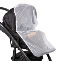 Bescherm je kindje onderweg tegen vervelende insecten met dit muskietennet voor de buggy in de kleur wit van het merk Caretero. Met dit handige muskietennet houdt je muggen en andere insecten weg van je baby, waardoor (door)slapen in de buggy geen probleem is. VanZus