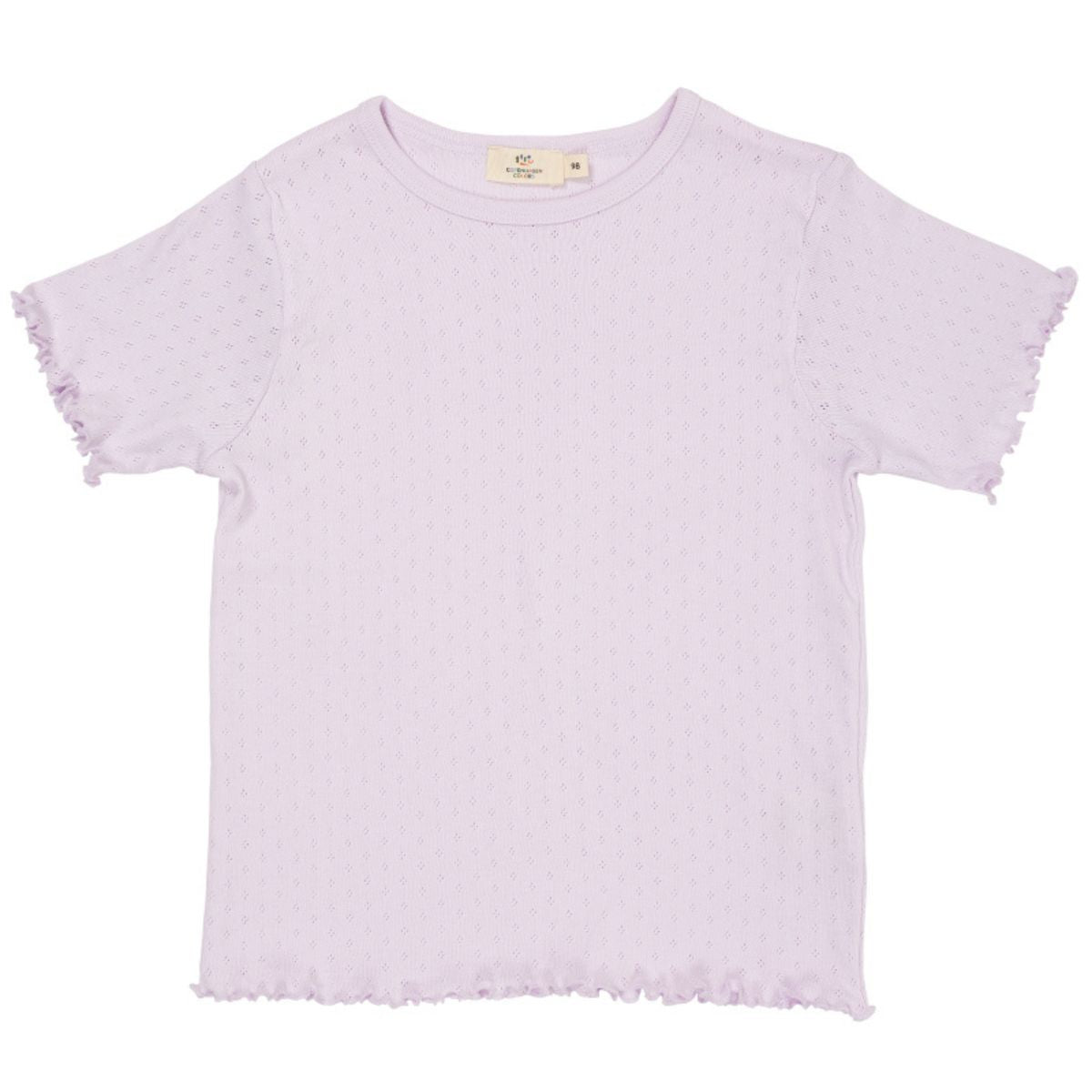 Het Copenhagen Colors knit pointelle shirt in de kleur lavender is een prachtige toevoeging aan de kledingkast van je kindje. Dit shirtje is gemaakt van biologisch katoen. VanZus.