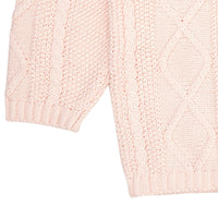 Houd je kindje lekker warm met dit gebreide vest in de kleur soft pink van het merk Copenhagen Colors. Dit prachtige vestje is gemaakt van 100% katoen. Je voelt dat het vestje gemaakt is van hoge kwaliteit materialen. VanZus