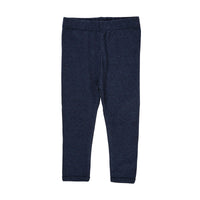 Deze heerlijke zachte legging in de kleur navy melange voelt voor je kleintje als een tweede huid, zo zacht voelt deze legging aan. De legging heeft een mooie donkerblauwe kleur en is de ideale basic om comfortabele en stijlvolle outfits mee samen te stellen. VanZus