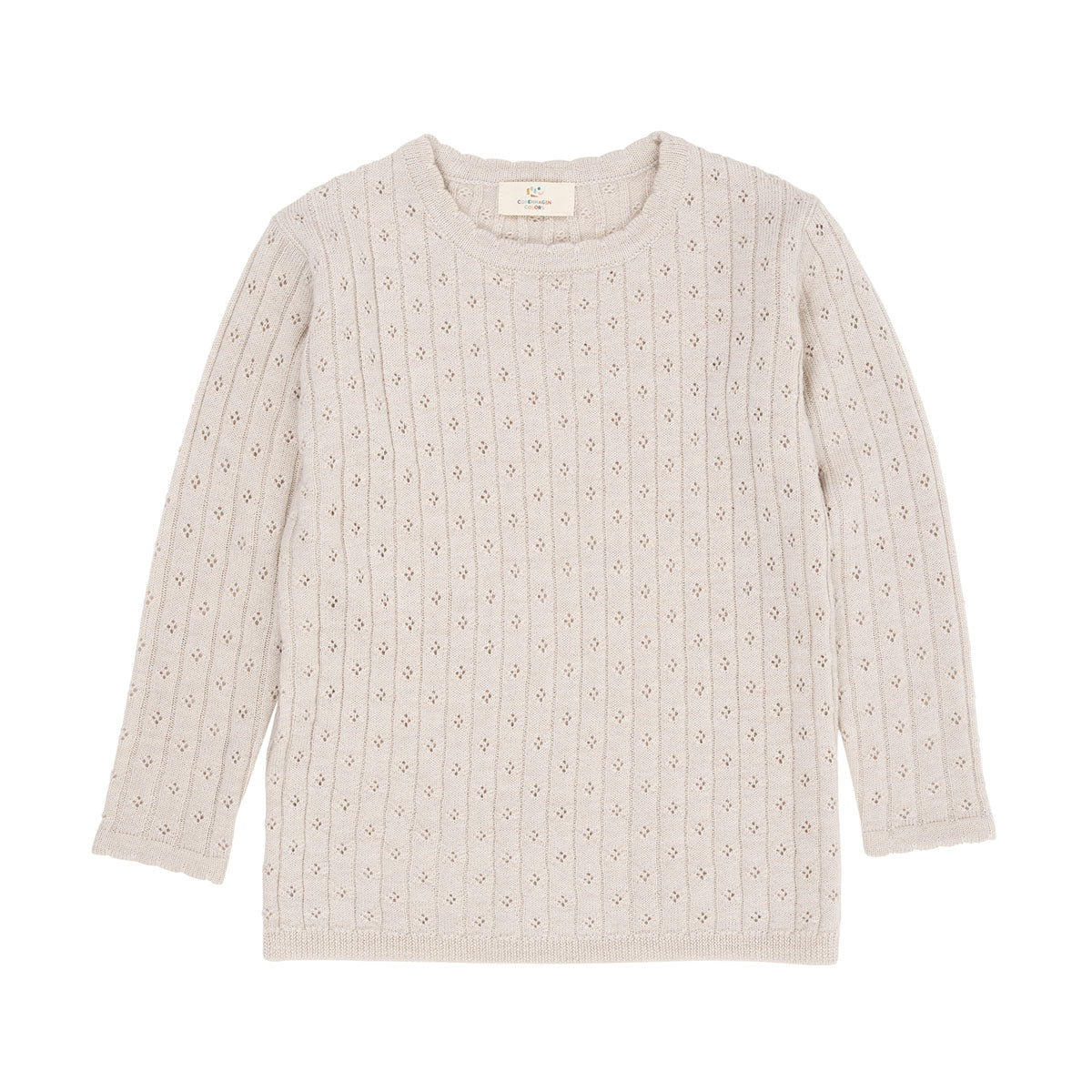 Het is altijd fijn om een mooi blousje is huis te hebben dat je zowel uit de kast kan trekken voor alledaagse outfits, als voor feestelijke gelegenheden. Dit merino classic pointelle truitje in de kleur pale cream melange van het merk Copenhagen Colors is een prachtige basic met eyecatching details. VanZus