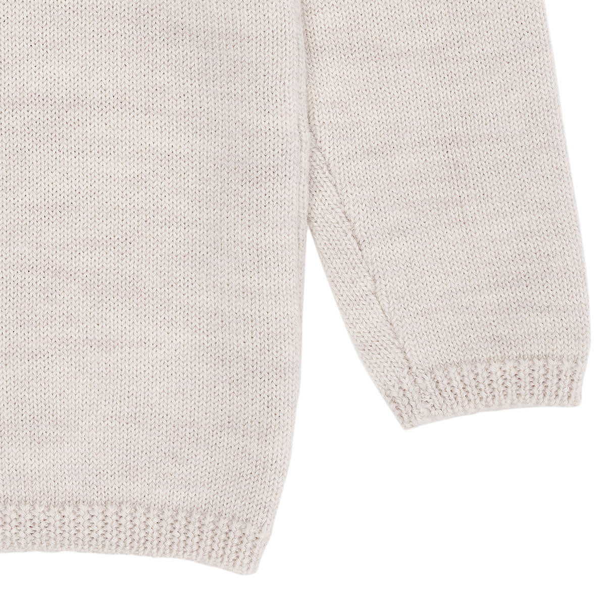 Houd je kindje lekker warm met dit merino gebreide vest in de kleur pale cream melange van het merk Copenhagen Colors. Dit prachtige vestje is gemaakt van 100% merinowol. Je voelt dat het vestje gemaakt is van hoge kwaliteit materialen. VanZus