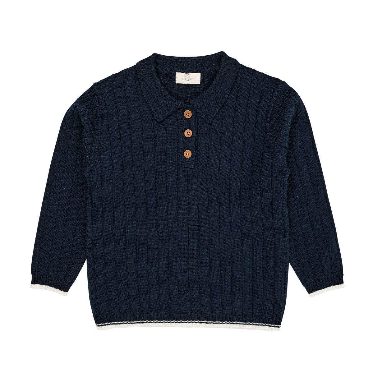 Het is altijd fijn om een mooe polo in huis te hebben dat je zowel uit de kast kan trekken voor alledaagse outfits, als voor feestelijke gelegenheden. Dit merino polo shirt in de kleur navy/cream van het merk Copenhagen Colors is een prachtige basic met eyecatching details. VanZus