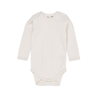 Deze romper in de kleur cream melange van het merk Copenhagen Colors is de ideale romper voor jouw kleine spruit. Deze romper is ontzettend zacht. Het rompertje is namelijk gemaakt van 100% organisch katoen. VanZus