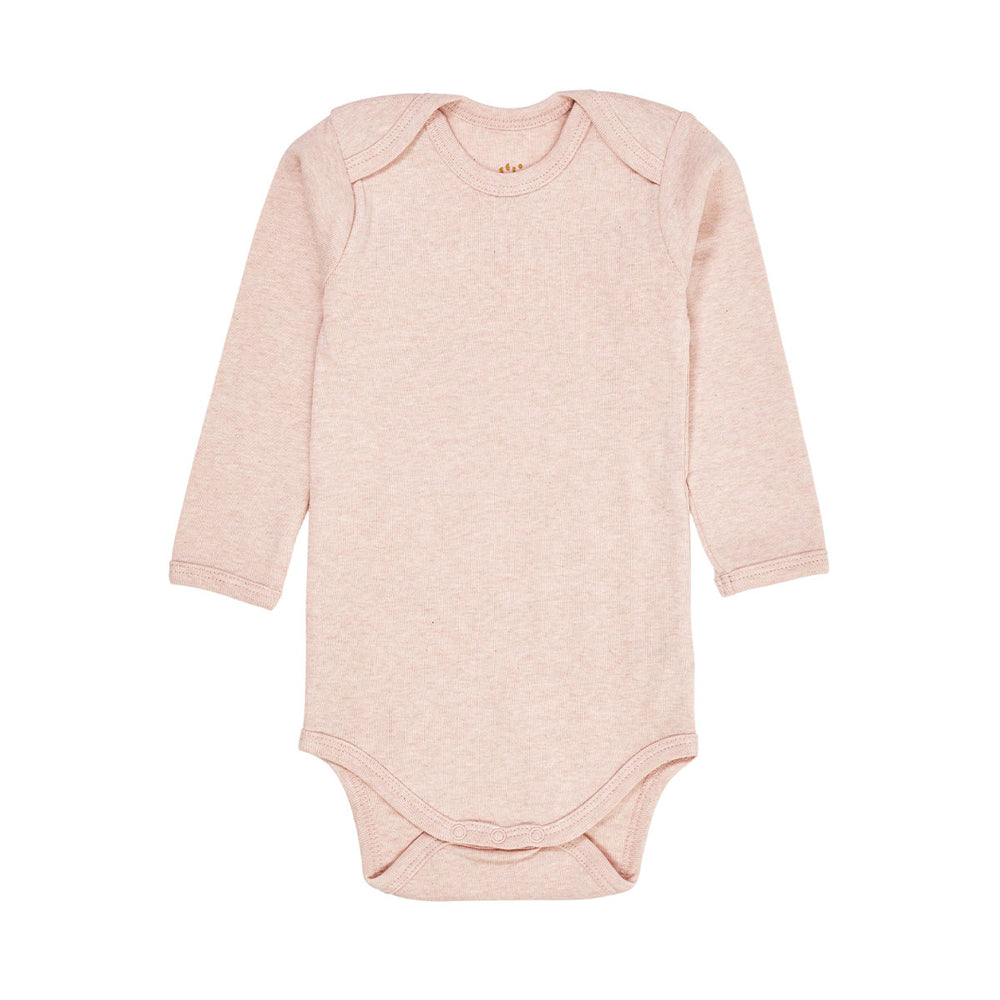 Deze romper in de kleur old rose melange van het merk Copenhagen Colors is de ideale romper voor jouw kleine spruit. Deze roze romper is ontzettend zacht. Het rompertje is namelijk gemaakt van 100% organisch katoen. VanZus