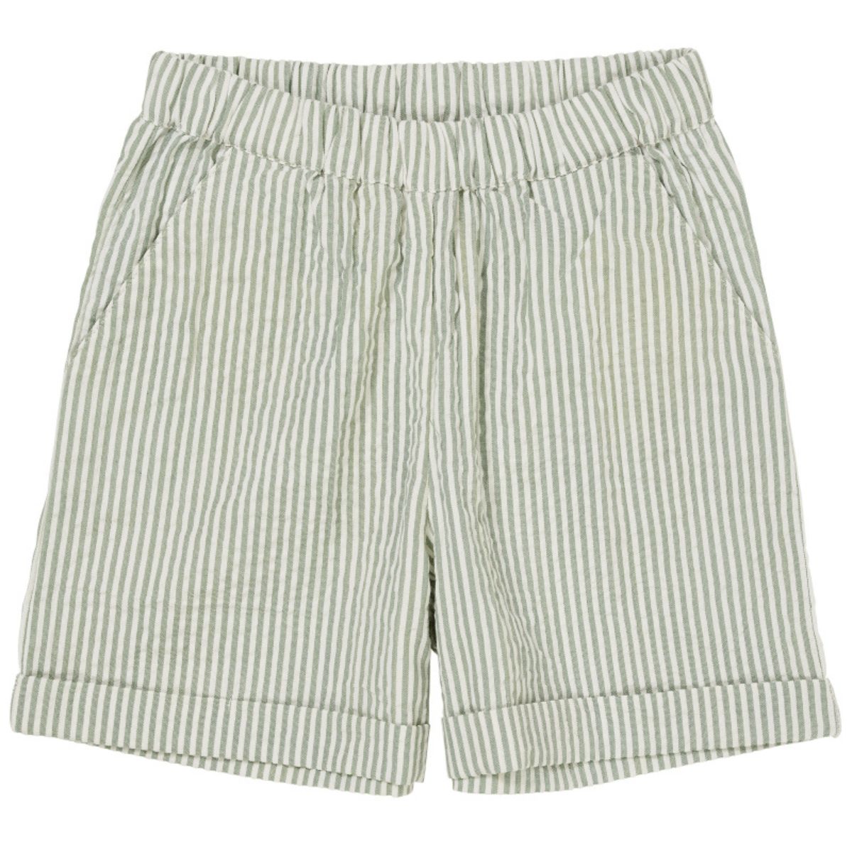 Het Copenhagen Colors seersucker short sporty in de kleur green cream stripe is een super mooi shortje voor zomerse dagen. Het shortje is unisex en kan dus zowel door meisjes als jongens worden gedragen. VanZus.