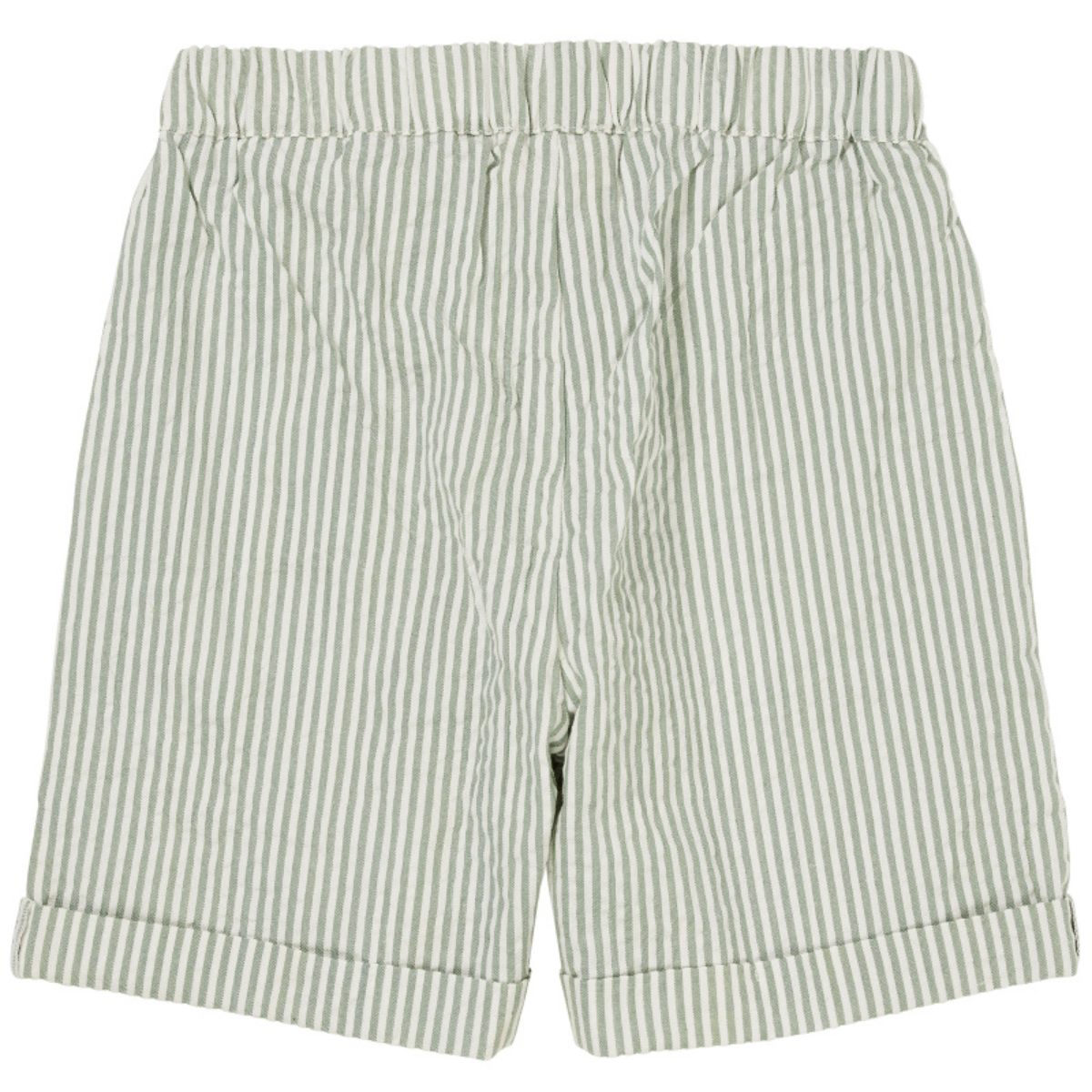 Het Copenhagen Colors seersucker short sporty in de kleur green cream stripe is een super mooi shortje voor zomerse dagen. Het shortje is unisex en kan dus zowel door meisjes als jongens worden gedragen. VanZus.