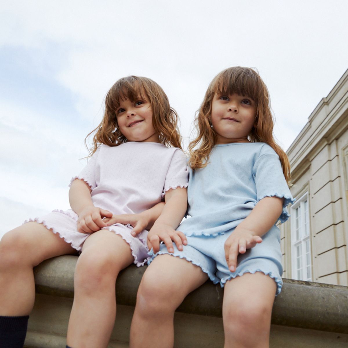 De Copenhagen Colors summer pointelle t-shirt in de kleur lavender is een heerlijk luchtig shirtje voor de warme zomerdagen. Het shirtje ziet er erg leuk uit draagt super comfortabel. VanZus.