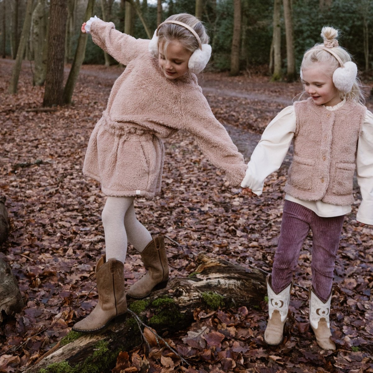 De noe rok teddy van Navy Natural is misschien wel één van de meest schattige items voor de winter voor je kleintje! Superzacht en in een mooie neutrale kleur! De lichtbruine kleur, de zachte stof en de elastische tailleband maken het item makkelijk te combineren en heel comfortabel om te dragen. VanZus