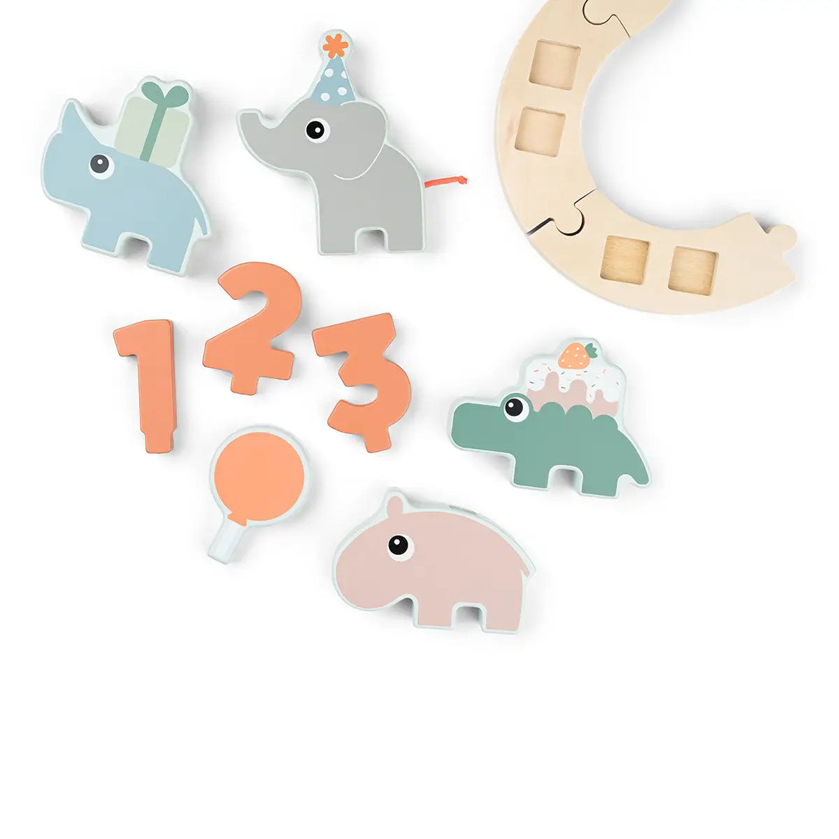 Hoe leuk is deze celebration parade puzzel in de variant deer friends van het merk Done by Deer?! Deze puzzel is een feestelijke center piece op elke feestelijke gelegenheid: de verjaardag van je kleintje of een babyshower bijvoorbeeld. Het allerleukst? Je kindje kan helpen om de puzzel in elkaar te zetten! VanZus