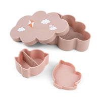 Voor dagelijkse avonturen of voor naar school is deze lunchset in de variant playground poweder van het merk Done by Deer ideaal! De set bestaat uit een beker met rietje en een snack- en lunchbox. De set is een echte must have voor schoolreisjes, dagjes weg of voor naar school. VanZus