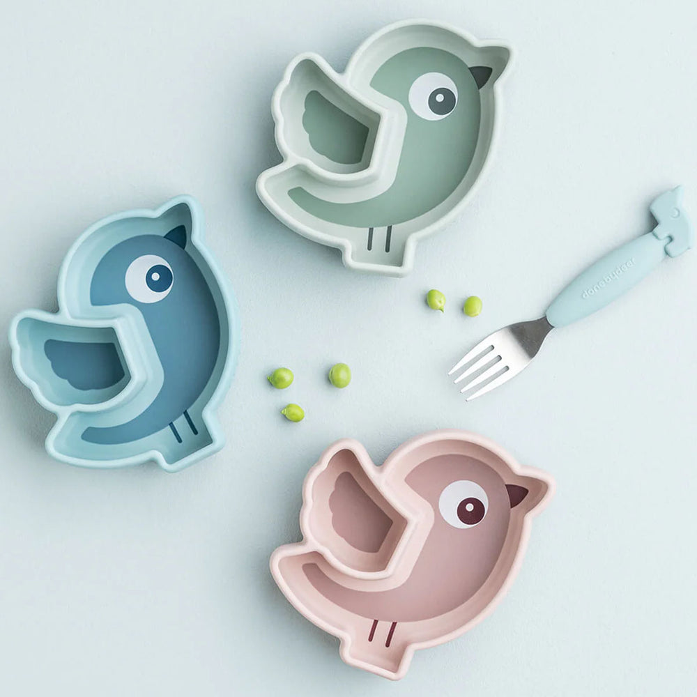 Samen met Birdee het vogeltje een snack eten is natuurlijk superleuk! Dit siliconen stick&stay snackbord in de variant birdee green is ideaal voor kindjes die zelfstandig leren eten. VanZus