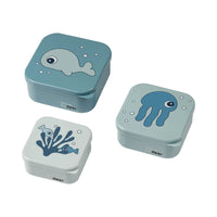 Deze snackbox 3-pack in de variant sea friends blue van Done by Deer is perfect om onderweg je kindje te voorzien van wat nieuwe energie met lekkere snacks. Wanneer je op avontuur gaat met je kleintje, wil je natuurlijk lekkere en gezonde snacks meenemen voor je kindje. VanZus