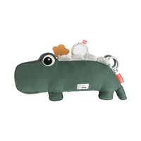 Maak je kleintje enthousiast voor 'tummy time' met dit leuke tummy time activiteitenspeeltje in de variant croco green van het merk Done by Deer. Dit groene tummy time kussen helpt je kindje om de nek- en rugkracht te vergroten terwijl hij of zij geniet van sensory play time. VanZus