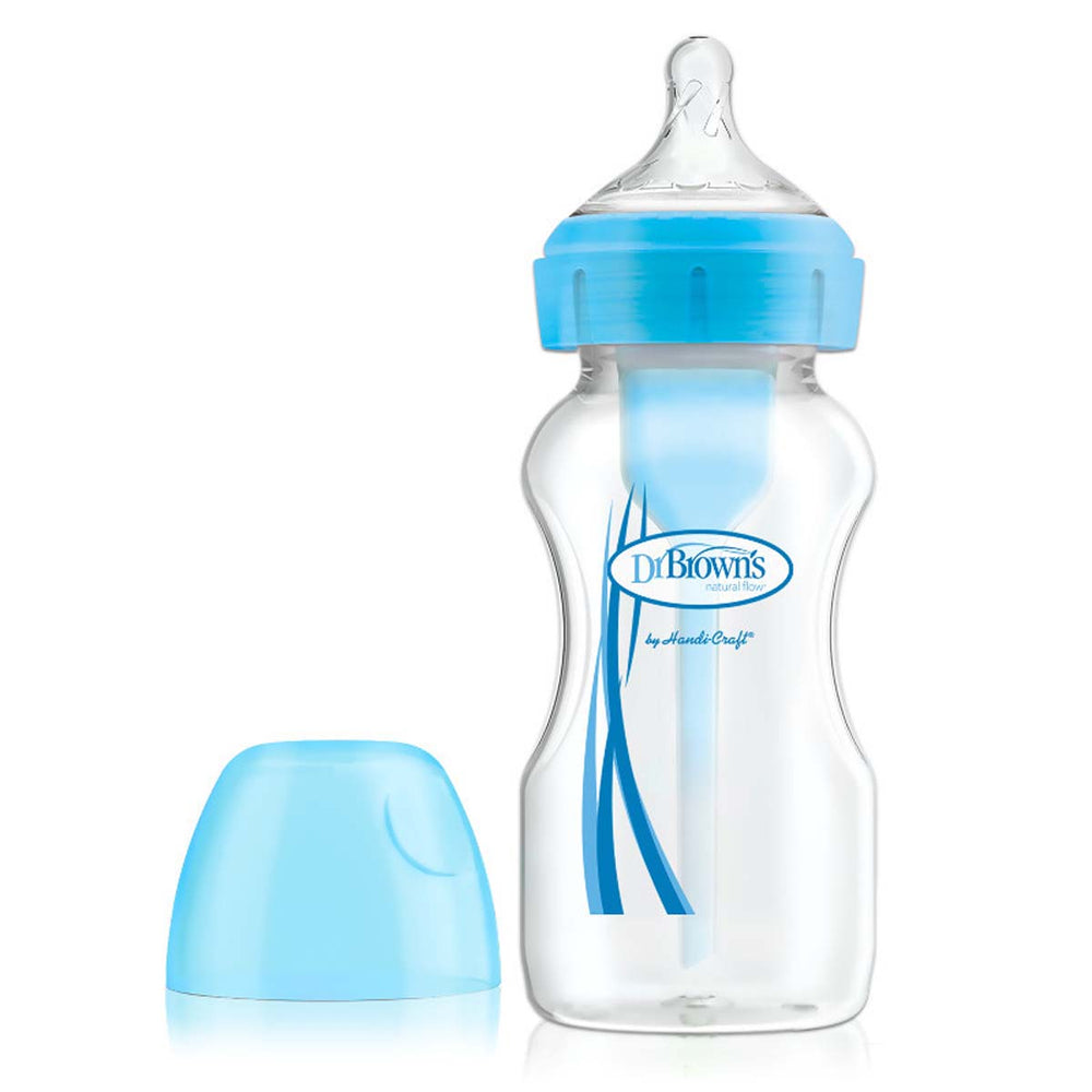 Dit is de Dr. Brown's babyfles brede nek 270 ml blue. De babyfles met 270 ml inhoud heeft het bekende anti-koliek ventielsysteem van Dr Brown’s, een brede hals fles, borstvormige speen maat 1 en blauwe accenten. VanZus.