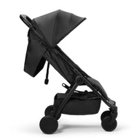 De mondo compacte buggy biedt comfort, gemak en stijl voor jou en je kindje. Kleur black / zwart, verstelbare rugleuning en zitting, zwenkwielen, eenvoudig met één hand inklapbaar met zonnekap en handbagageformaat. VanZus