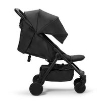 De mondo compacte buggy biedt comfort, gemak en stijl voor jou en je kindje. Kleur black / zwart, verstelbare rugleuning en zitting, zwenkwielen, eenvoudig met één hand inklapbaar met zonnekap en handbagageformaat. VanZus