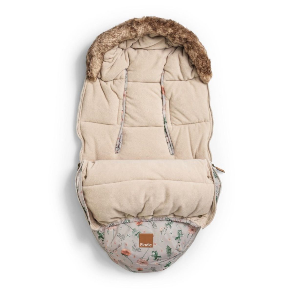 Houd je baby warm en stijlvol met de Elodie voetenzak voor kinderwagen en buggy in meadow blossom. Ontworpen voor comfort en bescherming tegen kou. Stijlvol en praktisch. In verschillende varianten verkrijgbaar. VanZus