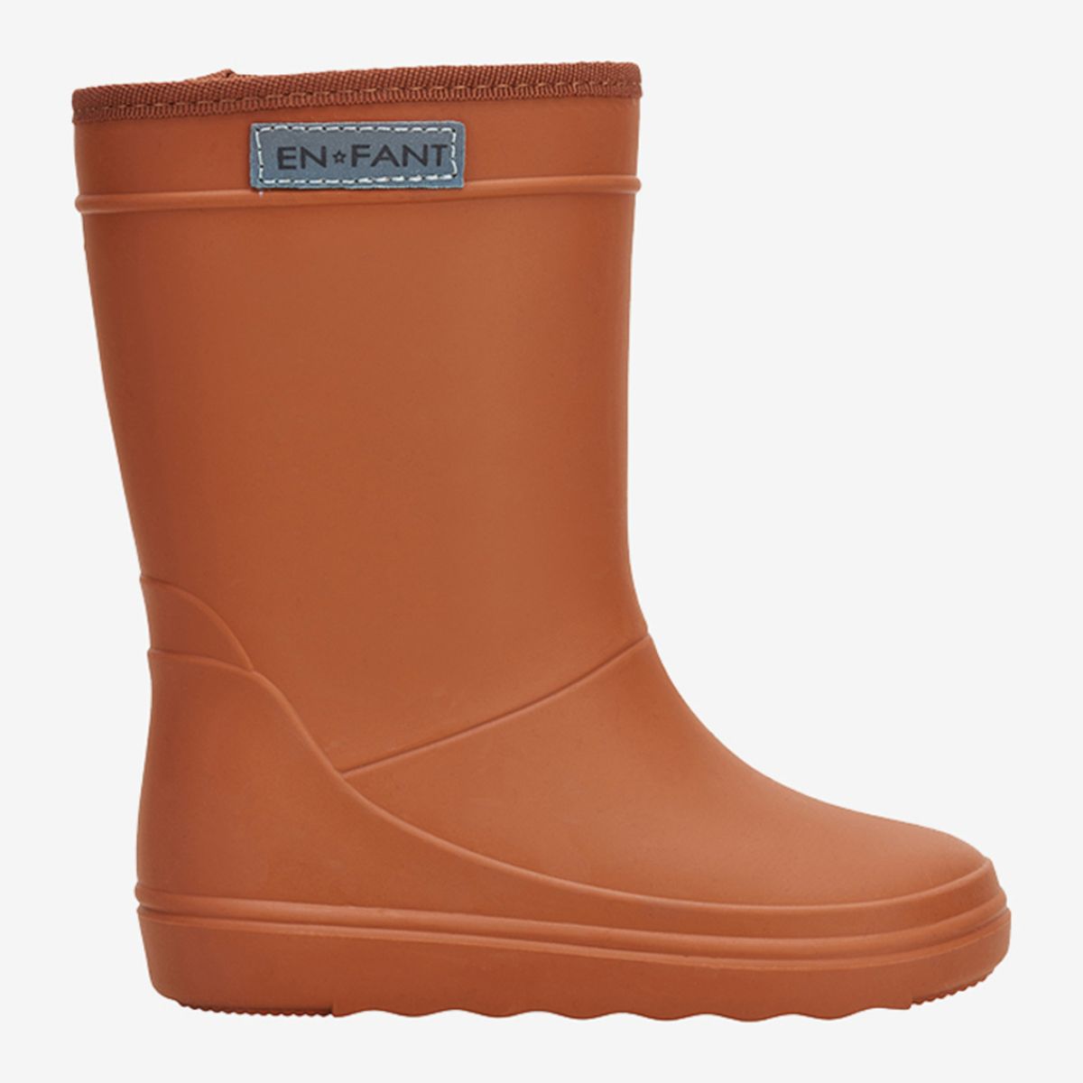 Bescherm de voeten van je kleintje tegen fikse regenbuien met deze thermoboots in leather brown van het vrolijke merk En Fant. De outfit van jouw mini me outfit zal zeker schitteren met deze hippe regenboots in een prachtige terracotta kleur. VanZus