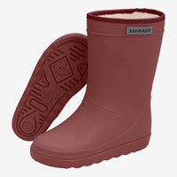 Bescherm de voeten van je kleintje tegen fikse regenbuien met deze thermoboots in de kleur solid andorra van het vrolijke merk En Fant. De outfit van jouw mini me outfit zal zeker schitteren met deze hippe regenboots in een prachtige rode kleur. VanZus